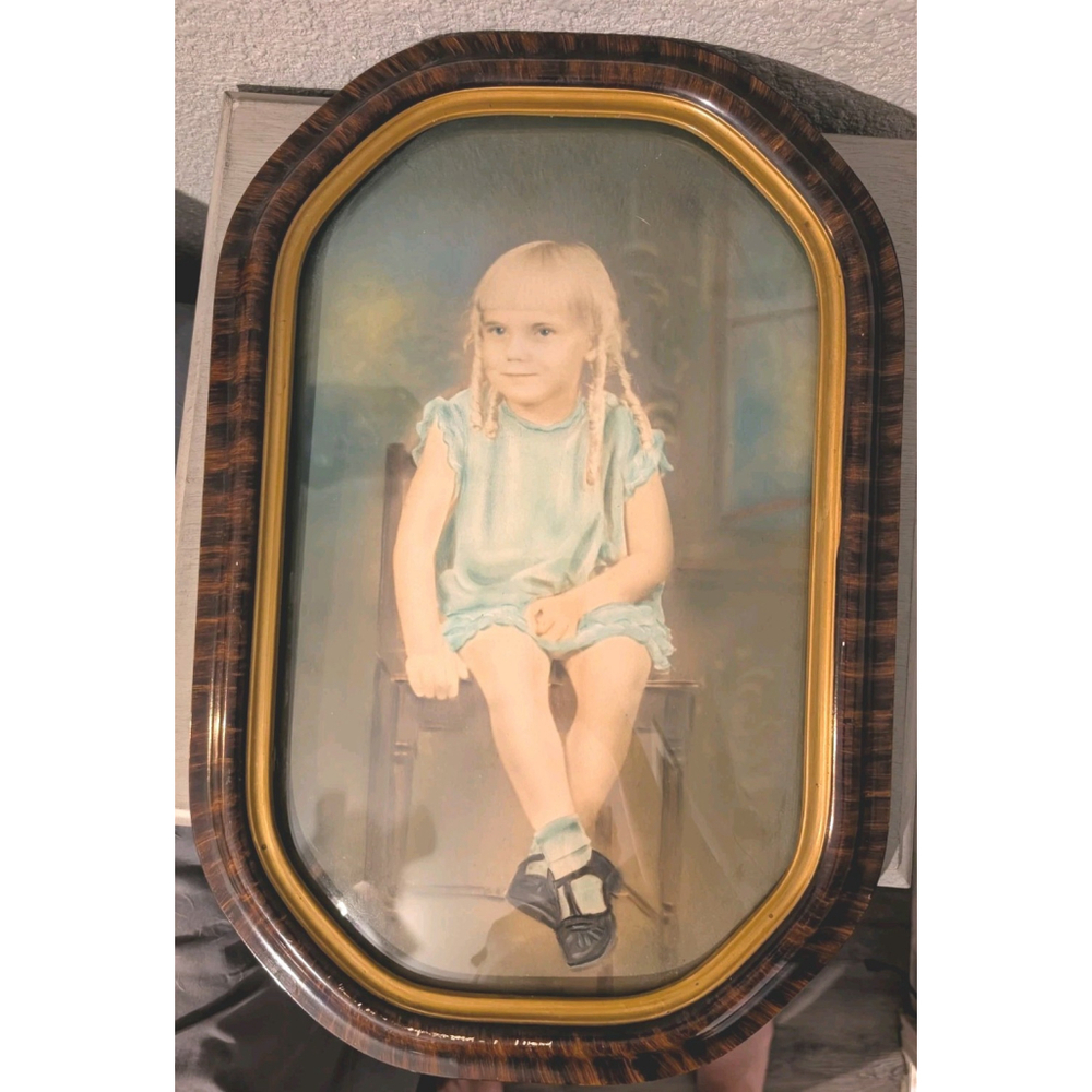Antique Vintage Bubble Glass Oval Frame w/ Hand-Tinted Child Portrait – 1930s-40
